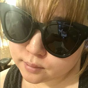 Oversized cat eye sunglasses